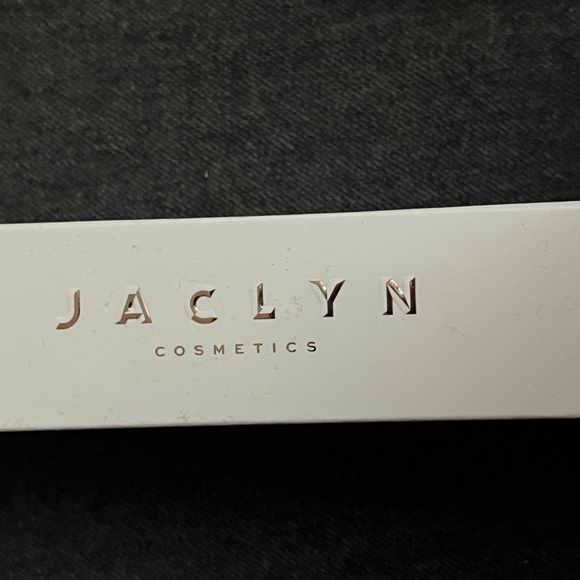 Jaclyn cosmetics - Picture 2 of 4